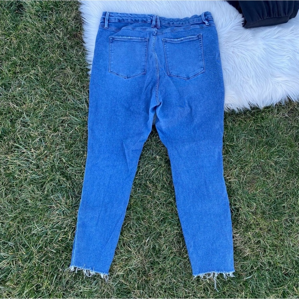 Good American skinny distressed jeans 20 - Picture 3 of 7